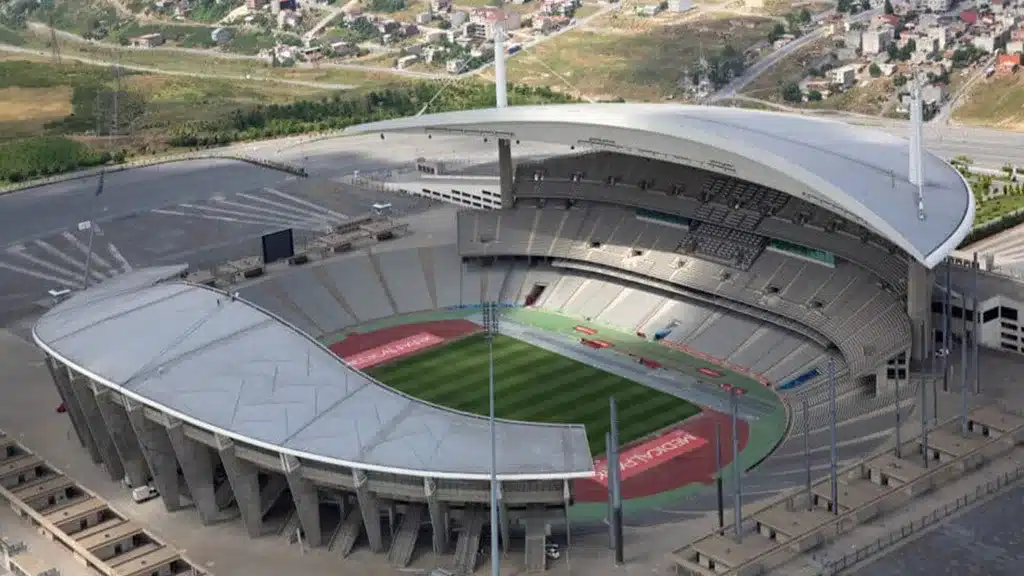 Istanbul Stade olympique Atatürk 75.145 places 1999