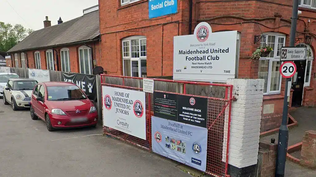 York Road : Plus Vieux Stade de Football au Monde  en Activité